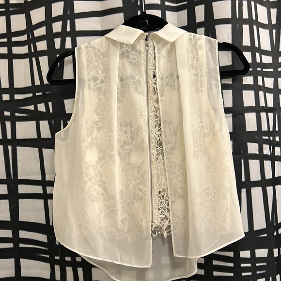 Romeo & Juliet Lace Blouse - Picture 3 of 4